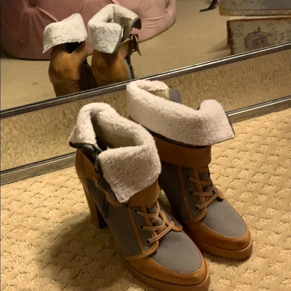 NAUGHTY MONKEY BOOTIES S 6.5 Never worn - Picture 2 of 2